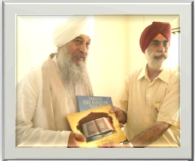 SahibPresenting (27K)