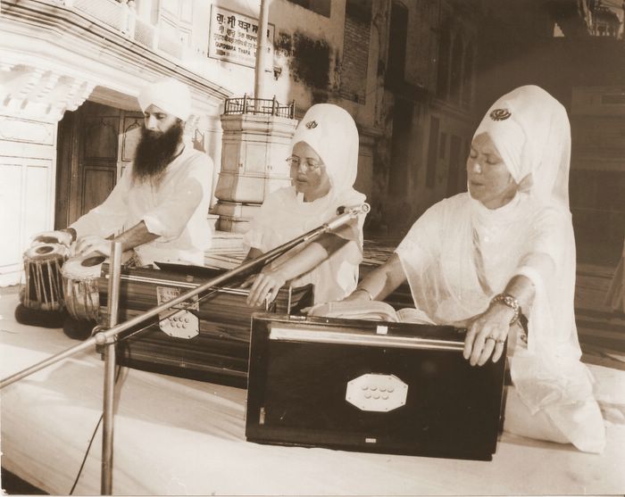 Kirtan_at_Akal_Takat.jpg