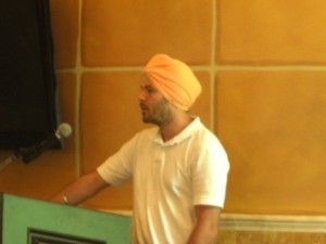 speaking-at-gurdwara1 (11K)