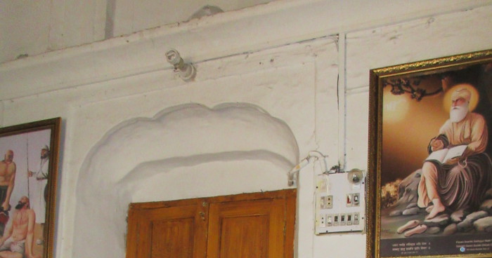 Inside Baai Taru Singh Gurudwara.jpg