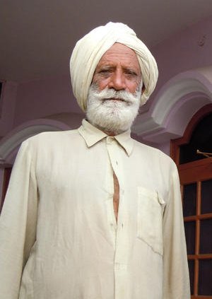 Karan Singh hasn't seen his only (18K)