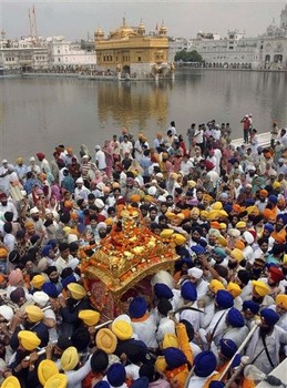 SikhDevotees (46K)