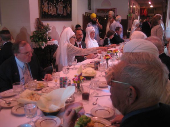 Dignitaries at NM Sikh Legislative Luncheon 2011 (48K)