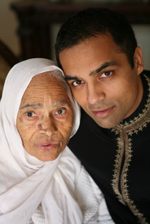 gurbaksh-chahal-grandmother (16K)