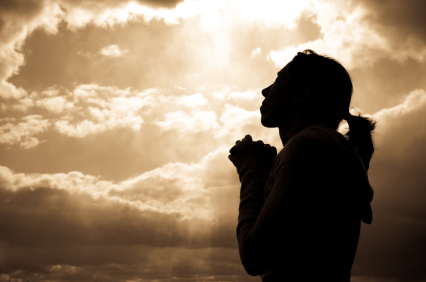 woman-praying-silhoutte (122K)