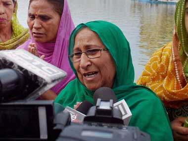 Dalbir-Kaur-Sarabjit-PTI (16K)