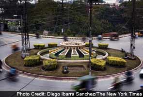 Pakistan_traffic_circle (11K)