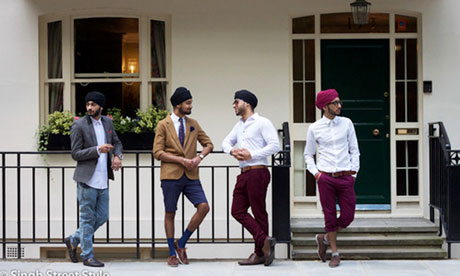 Sikh-men-pose-for-the-Sin-010 (33K)