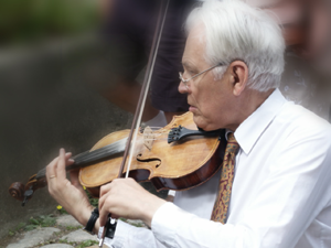 aging-violin-man (96K)