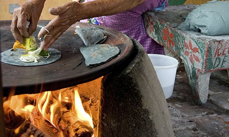 Woman-cooking-with-b-008 (43K)