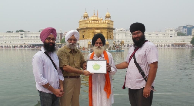 recognising services to nature of Sardar Dara Singh (194K)