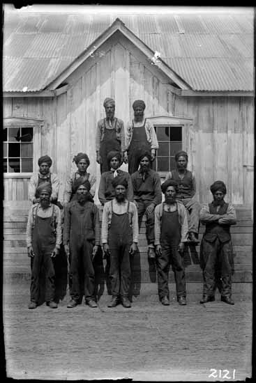 SikhNorthPacificLumberCo.WorkersatBarnet,BCin1900s (44K)