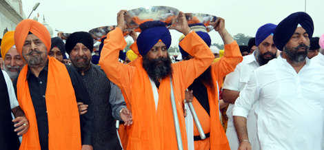 Karsewa-of-Sariwar-at-Bangla-Singh-4 (77K)