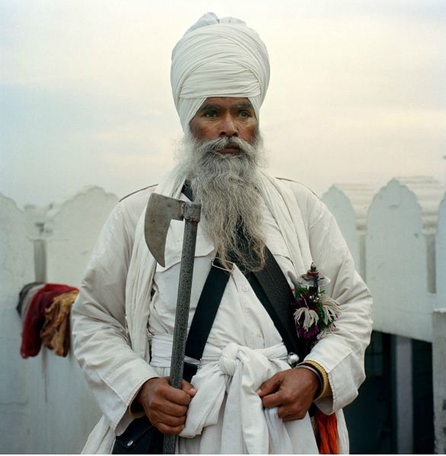 8_sikh_warriors_white_uniform (238K)