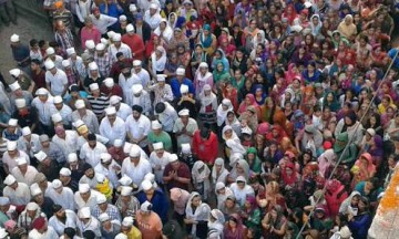 Prabhat Pheri1 (42K)