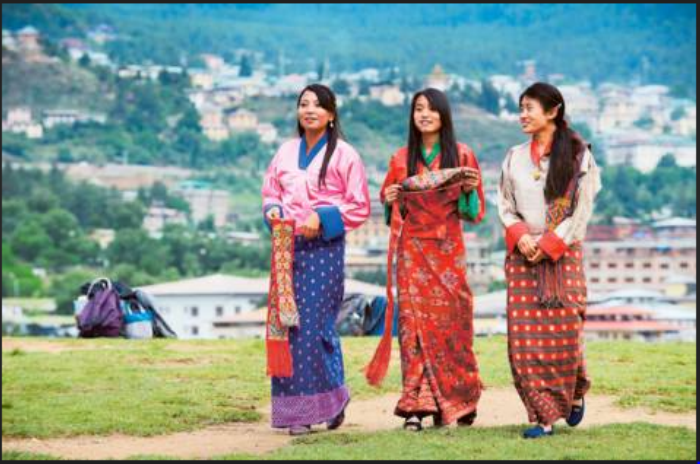 SchoolDressedGirls-gulfnews.com (539K)