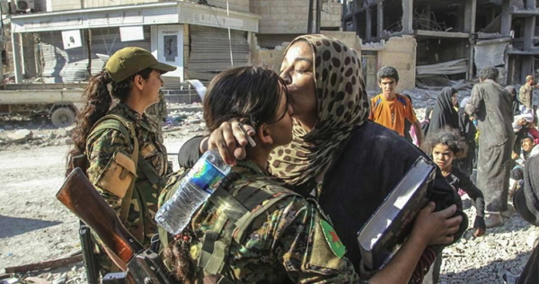 Brazil Sikh Hijab Kiss.jpg