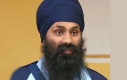 jagmeetsingh detained at airport for carrying kirpan