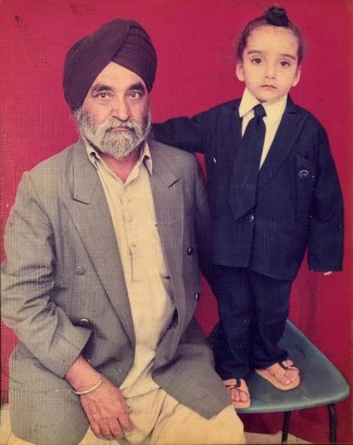 Afghan young Sikh doctor 2.jpg