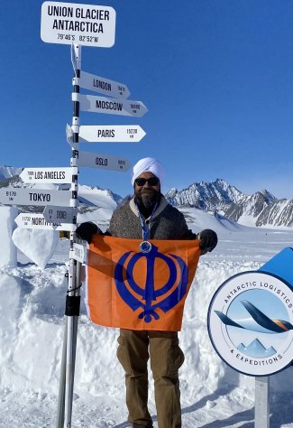 Jasdeep_NishanSahib1.JPG