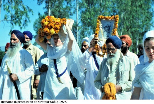 Remains in Procession at Kiratpur Sahib 1975 text.jpg