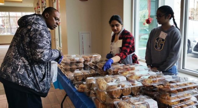 Sikh Youth Volunteers_Salvation Army_Lunch_ Chrismas Day_2018.jpg