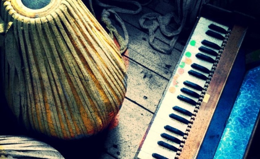 Kirtan Night - What is kirtan ? Derived from a Sanskrit root