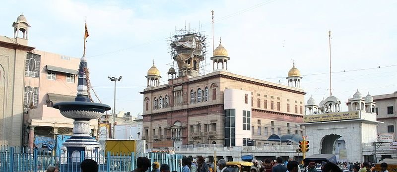 Gurdwara_sis_ganj (65K)