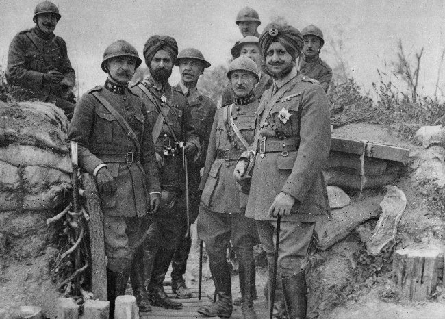 MaharajaofPatiala Lt.Gen.Bhupinder Singh with Belgium Generals on the frontline of Belgium in april 1915. (249K)
