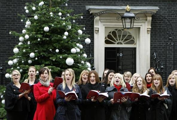 downing-street-choir (60K)