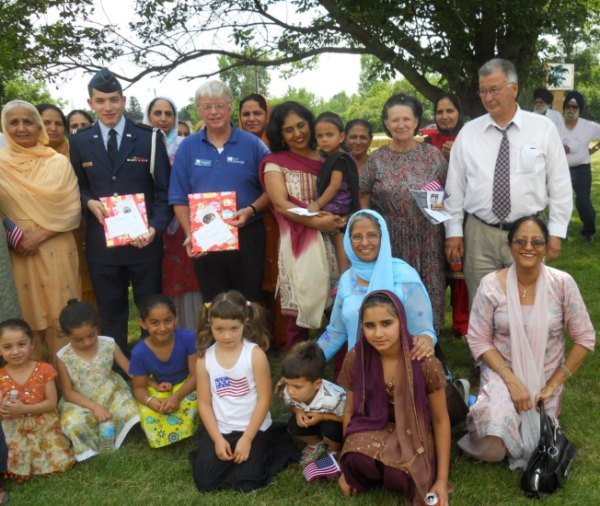 4July2011_Mayor_Marshall_w_group (127K)