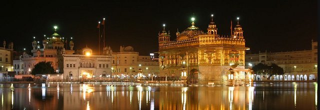 NightAtHarmandir (36K)