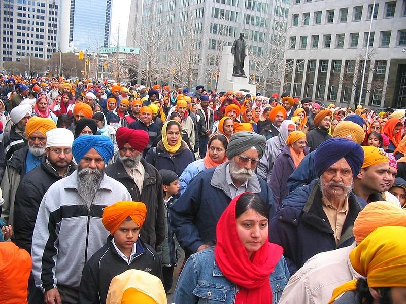 Sikhs_on_the_move! (152K)
