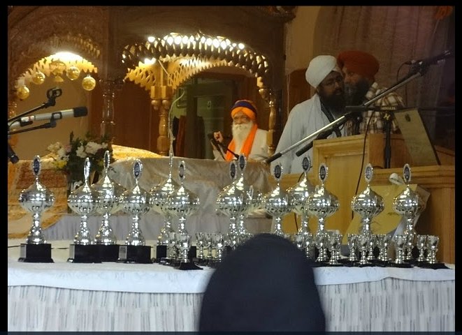 PrizeCeremony (235K)