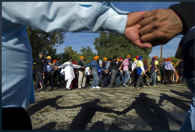 JoinedHands (68K)
