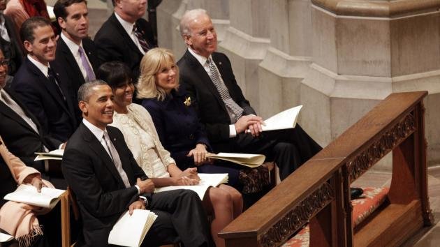 Obamas-Bidens-attend-prayer-service (38K)