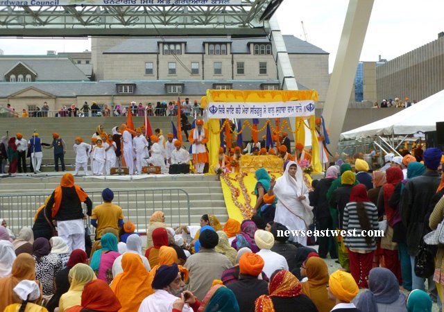 SchoolChildrenSing (254K)