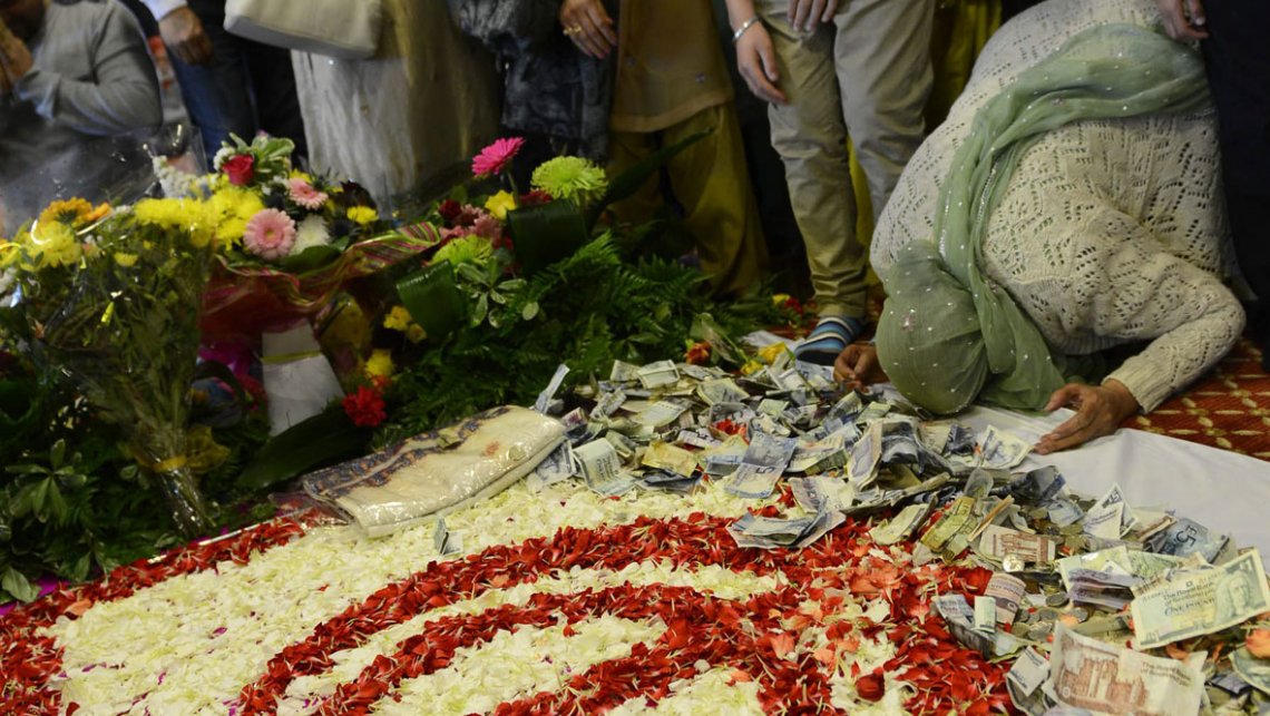 gurdwara-SWNS-6 (235K)