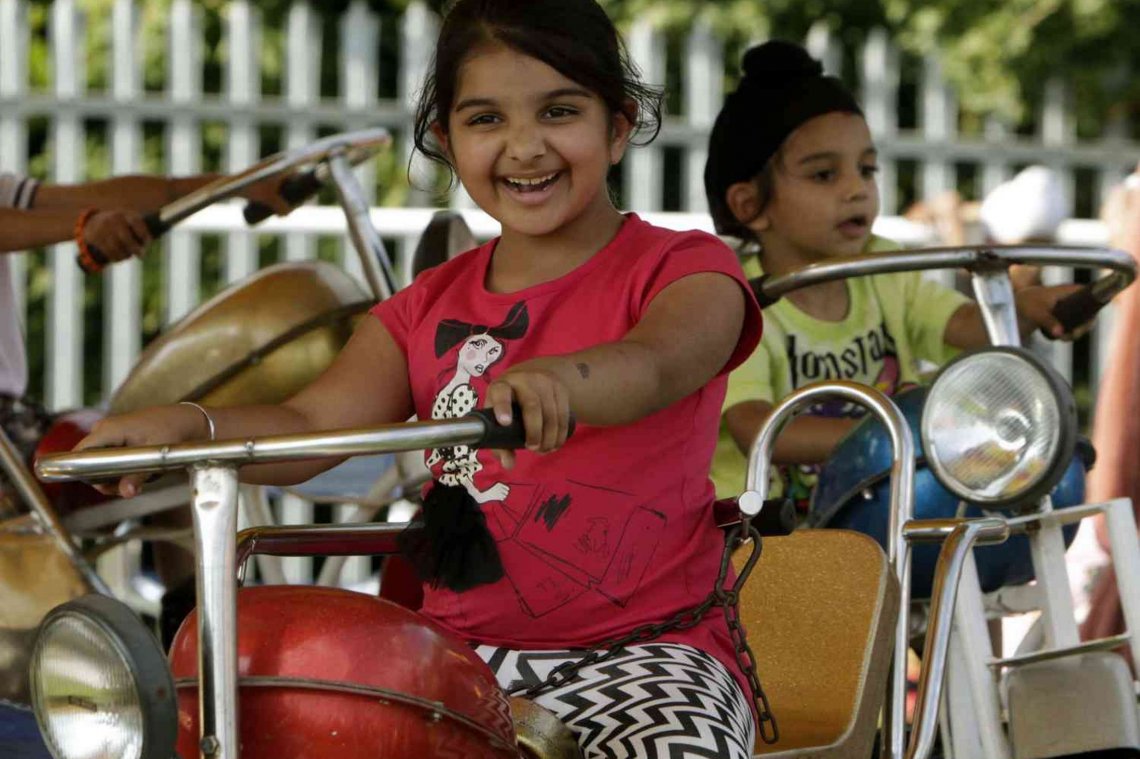 mela-13-5789250 (325K)