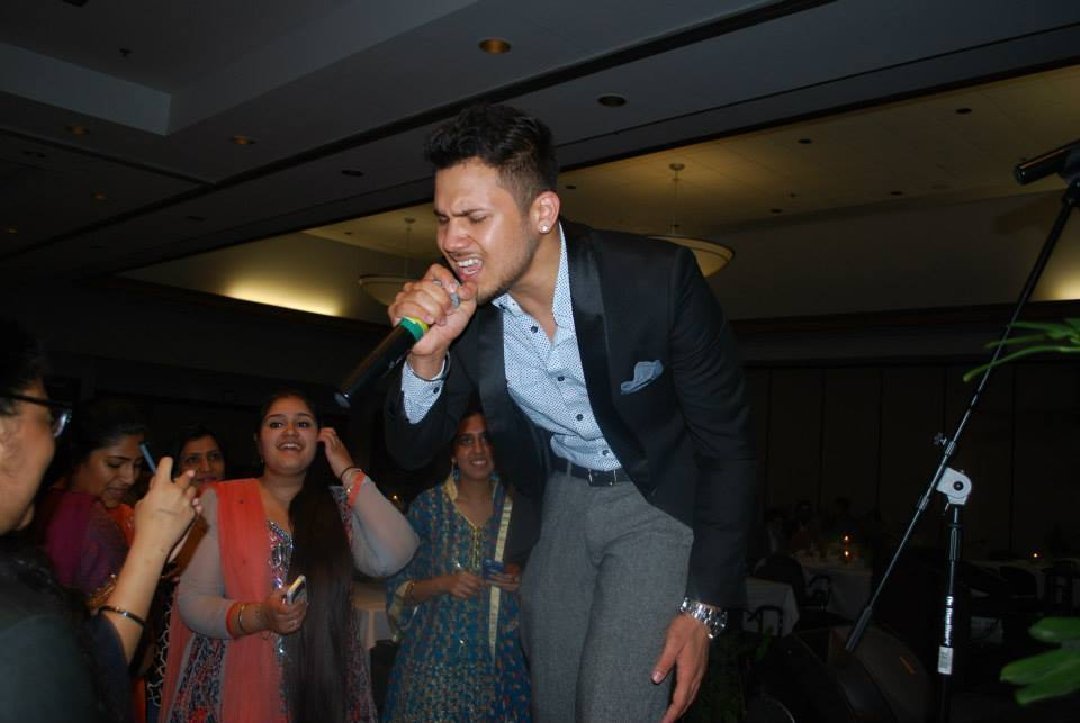 MickeySinghPerforming (86K)