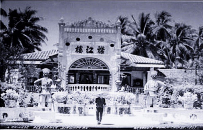 Chinese-house-with-Sikh-Guards (154K)