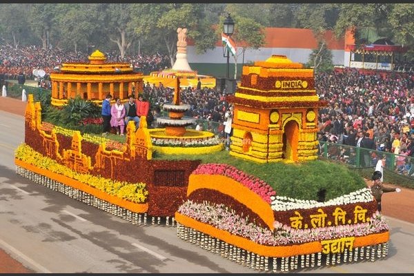 i-65th-Republic-Day-Parade-2014-tableau-CPWD-Rajpath-1 (231K)