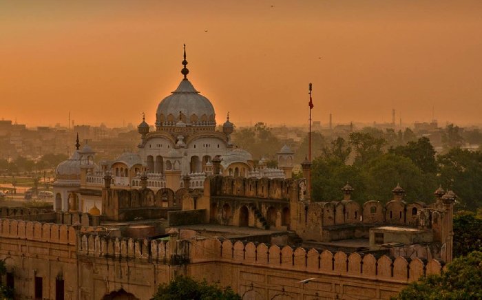 GurdwaraDeraSahib (180K)