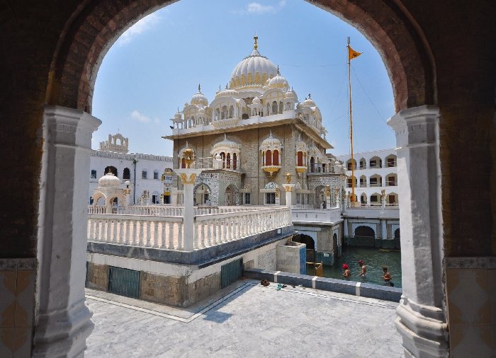 GurdwaraPanjaSahib (253K)