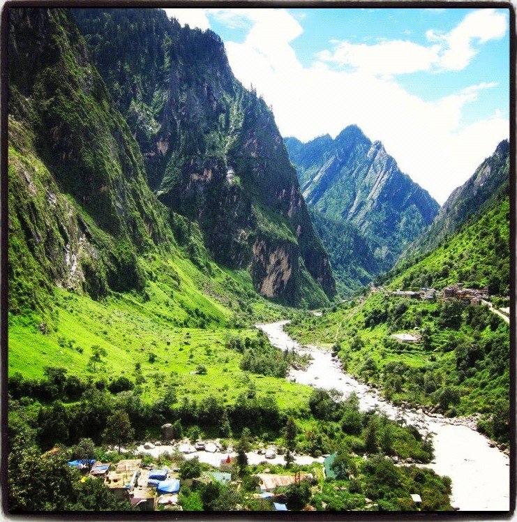 528665_10151254633675619_1782717190_n (254K)