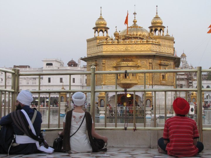 sls_satjot_golden-temple-proposal-day (80K)