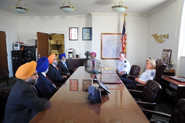 Meeting (79K)