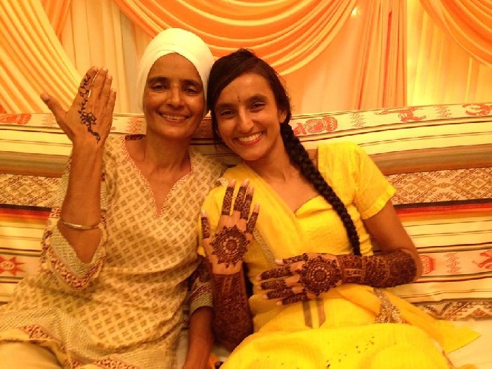 03_wedpics_mehndi_01 (284K)