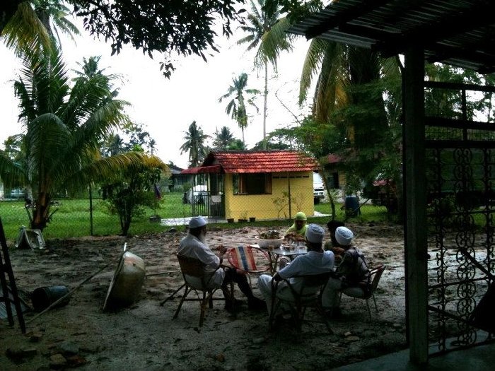 317084_10150384477545619_14738344101473834410_n (298K)