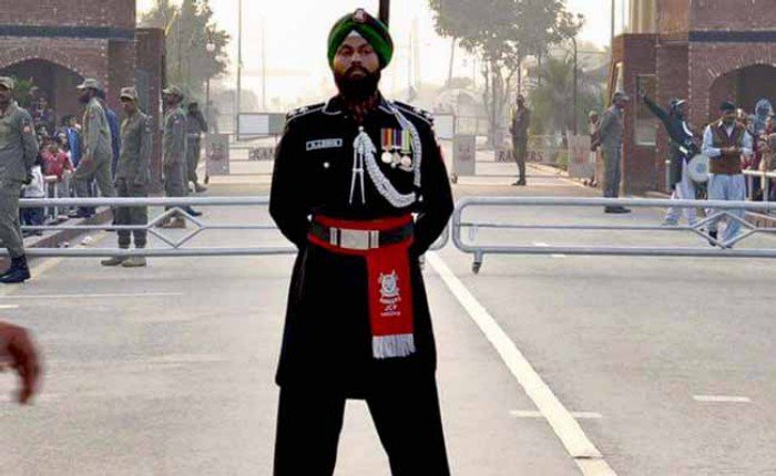 Sikh-Guard (67K)